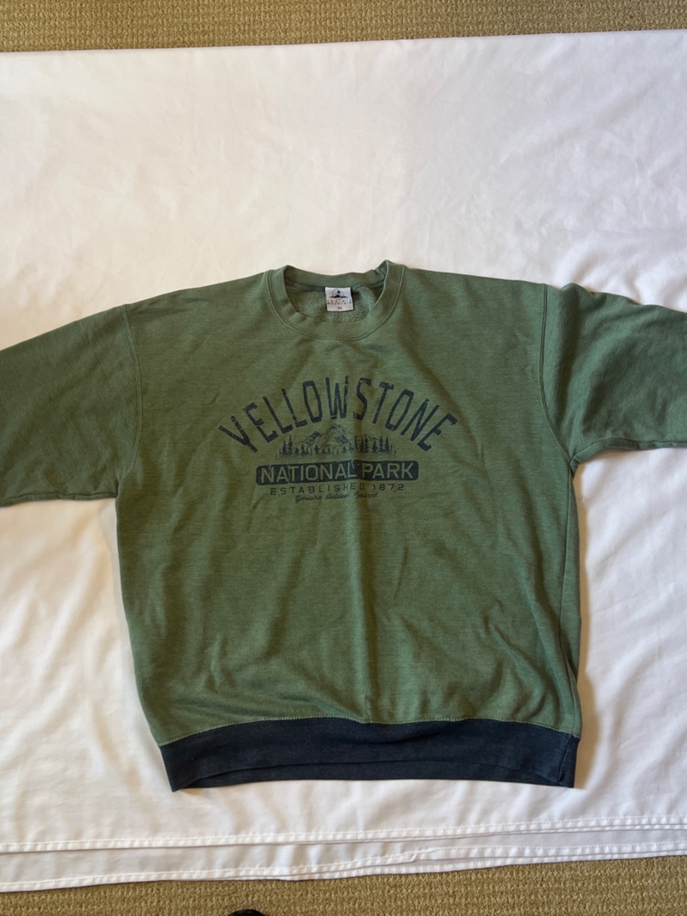 Yellowstone National Park Green Crewneck Sweatshirt